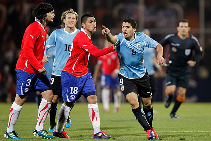 Chile vs Uruguay Suarez
